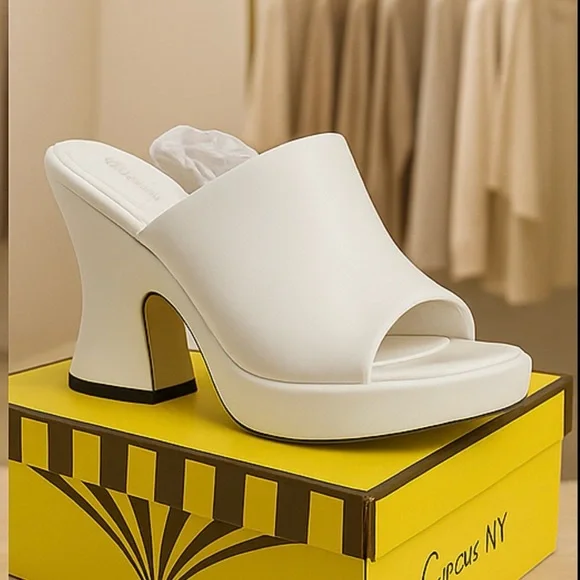 Elegant Cream Platform Mules - Picture 5 of 6